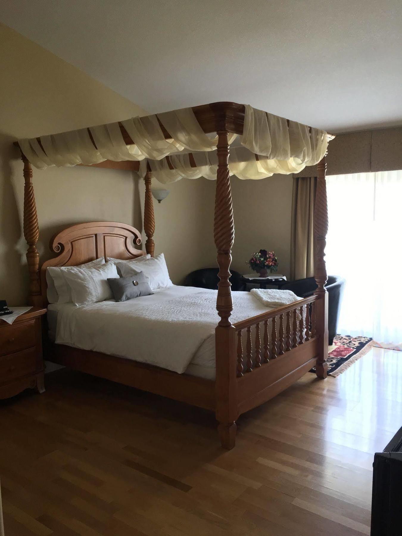 Lakeshore Inn Cold Lake Εξωτερικό φωτογραφία